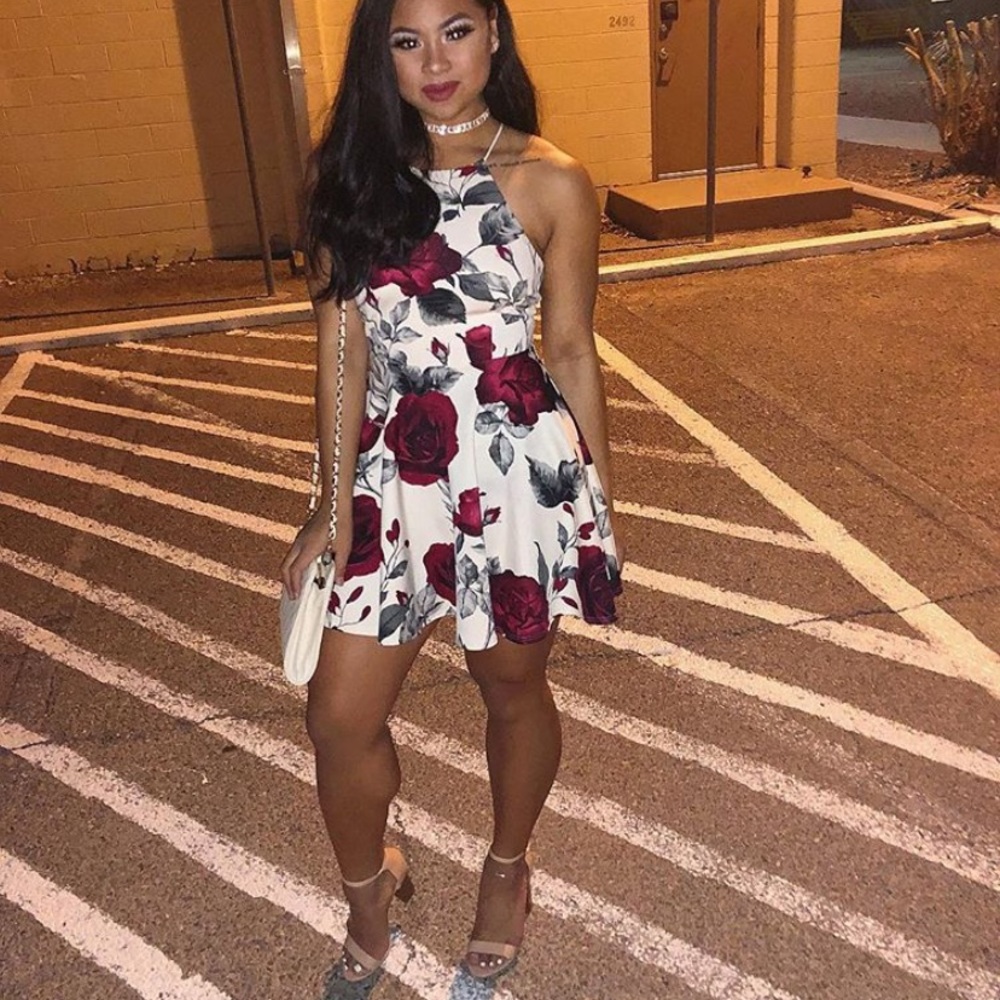 Super Cute Rose Dress - Picture 3 of 3